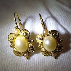 Pearl Glam Gold Tone and Faux Pearl